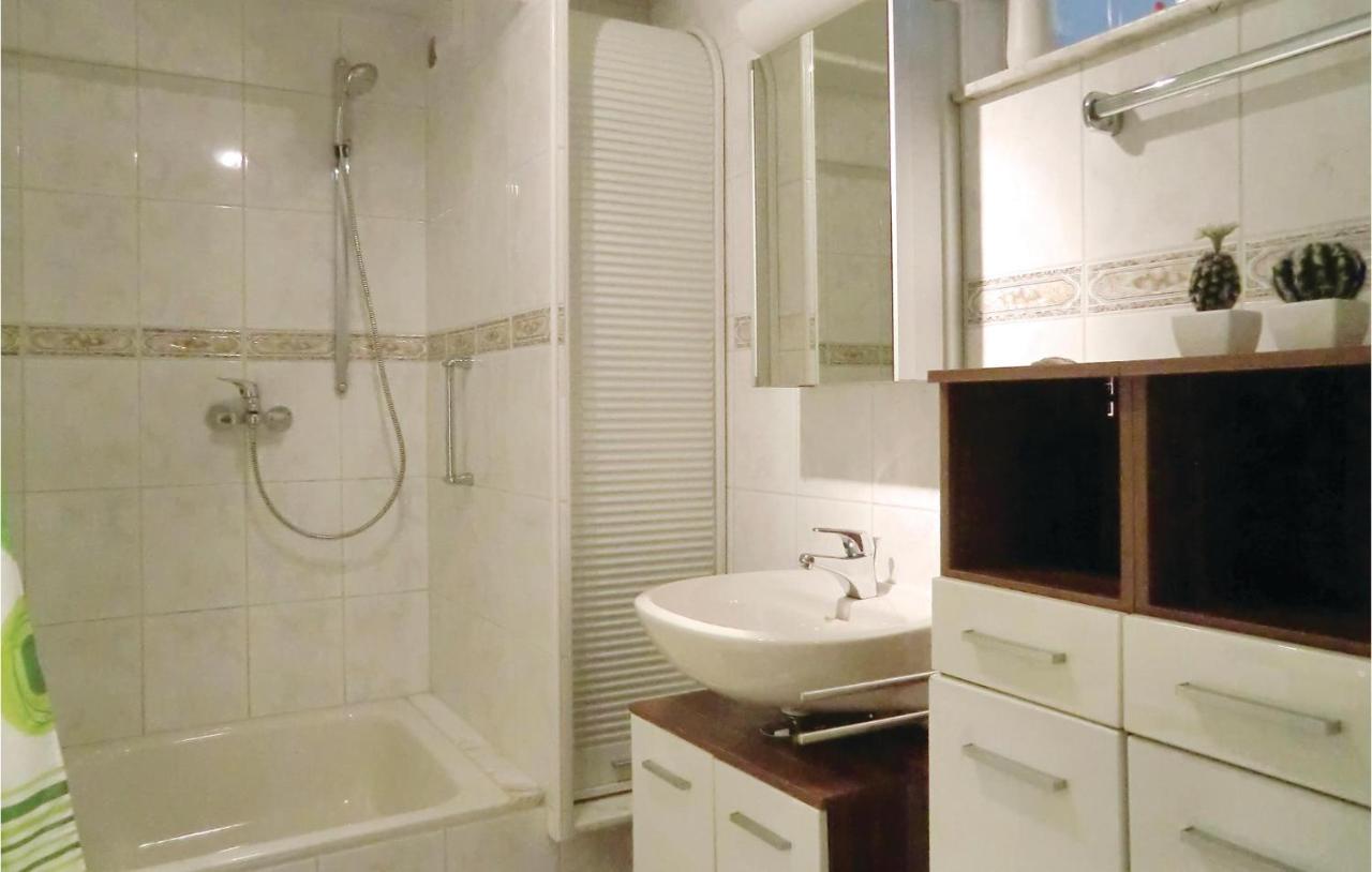 Amazing Apartment In Karlshausen With Kitchen Exteriör bild